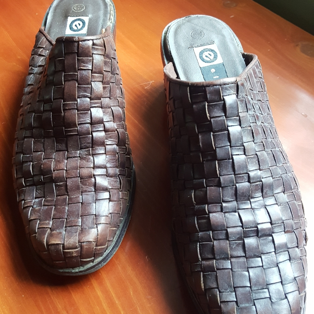 Vintage woven leather, block heel clogs
